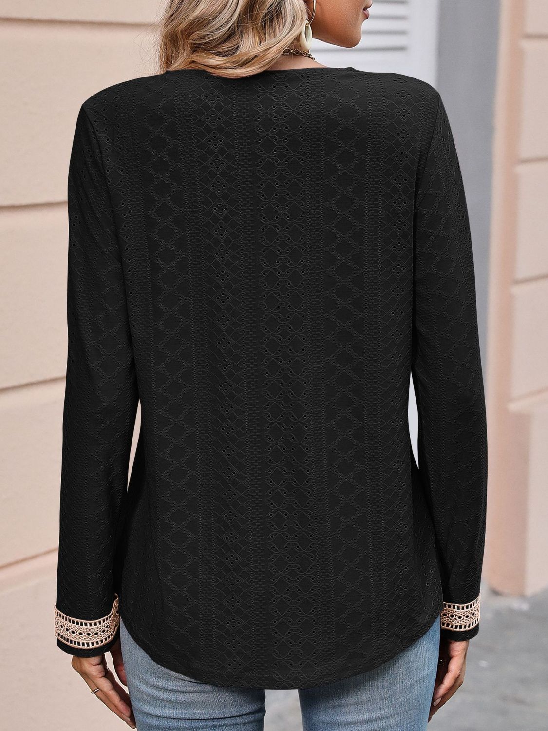 ๐๐Double Take Contrast V-Neck Eyelet Long Sleeve Top