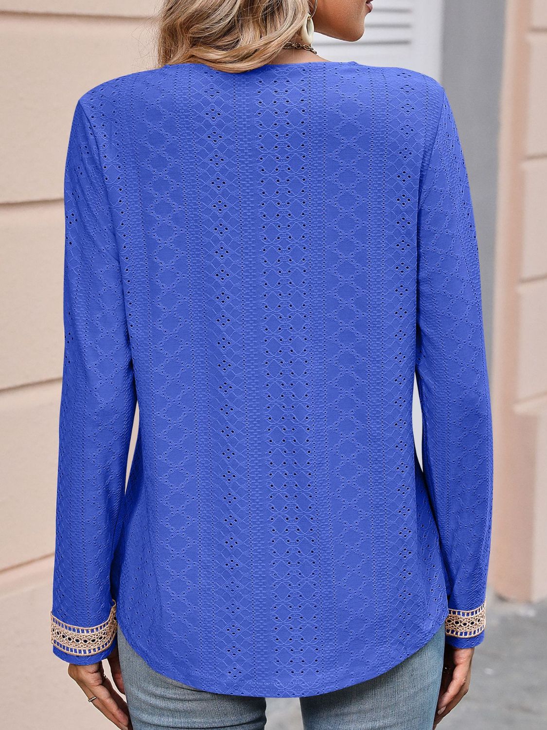 ๐๐Double Take Contrast V-Neck Eyelet Long Sleeve Top