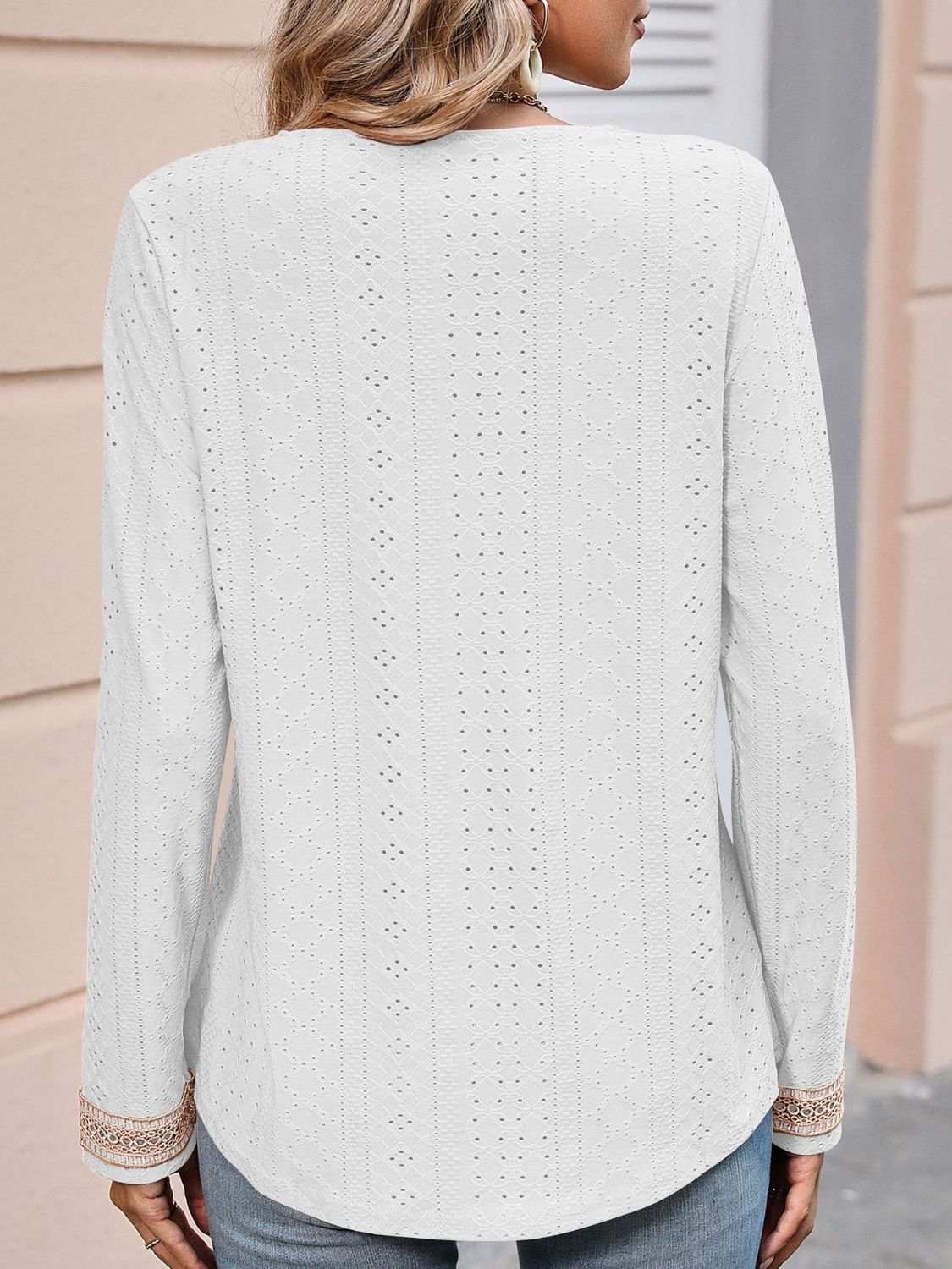 👀👀Double Take Contrast V-Neck Eyelet Long Sleeve Top