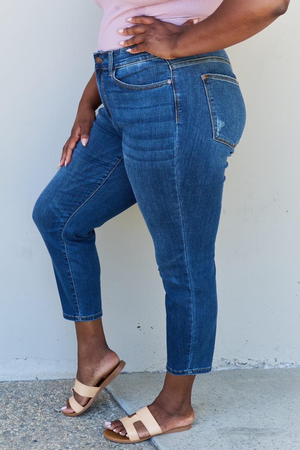 Love Jeans again Judy Blue Aila Short Full Size Mid Rise Cropped Relax Fit Jeans